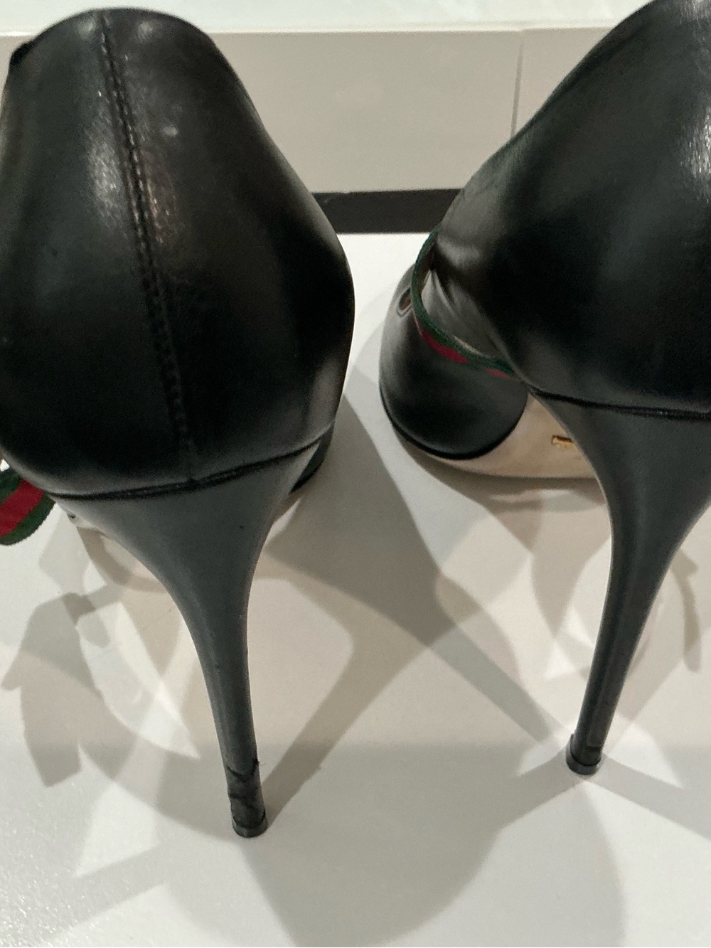 Gucci Black Leather Stiletto Pumps with Red and Green Web Strap 475085 - Picture 7 of 16